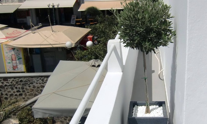 Fira Hotel | Platia