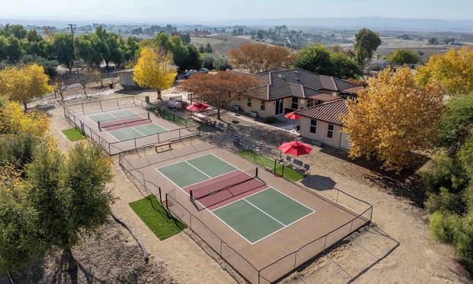 San Miguel Villa | Play Pickleball |Sleeps 8|HotTub|KingBeds