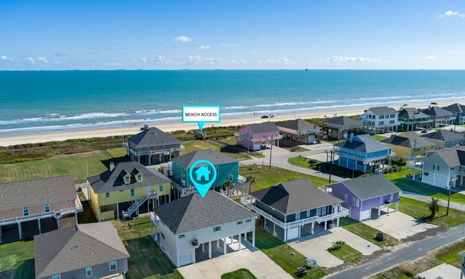 Crystal Beach House | Playa Ancha - Beautifully appointed house close to beach!