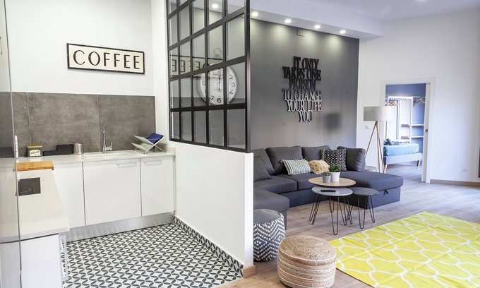 La Seu Apartment | Plaza Redonda - 3 Bedroom Heart of Valencia, Max 8 Pax