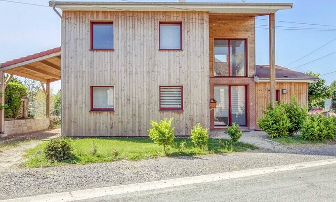 Challerange Cottage | Pleasant Cottage in Challerange