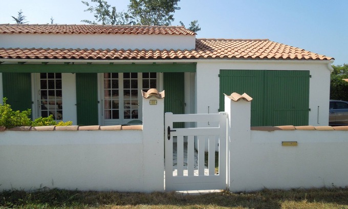 Saint-Georges-d'Oleron House | Pleasant house in a quiet location with sea access on foot.