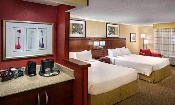 Woburn House | Pleasant Stay! 4 Convenient Units, Parking, Pets Allowed, Near Fogg Art Museum!