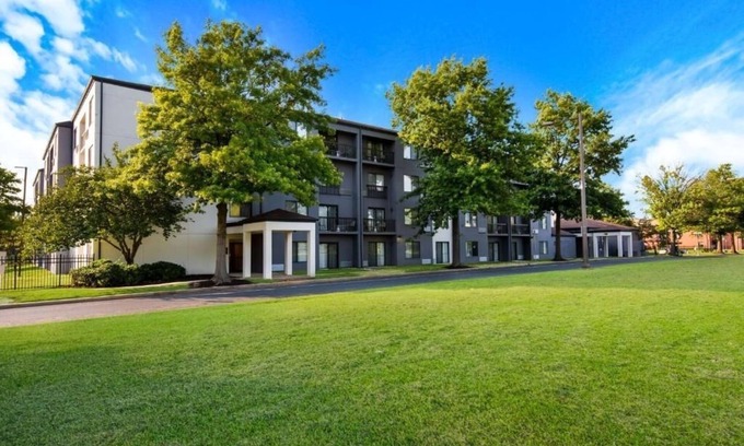 Eastwick Hotel | Pleasant Stay, Convenient Location! Short Drive to Museum of Art! Pets Allowed!