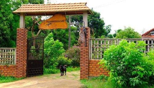 Pleiku House | Plei Homestay & Café