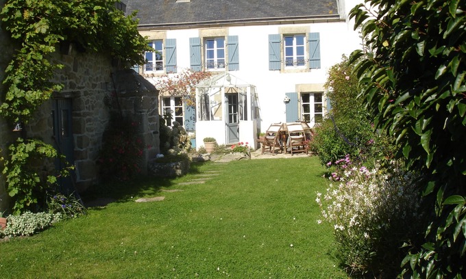 Plogoff House | Plogoff, Pointe du Raz, charming house, seaside, beach access, superb garden