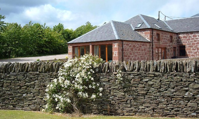 Kirriemuir House | Plovermuir Cottage