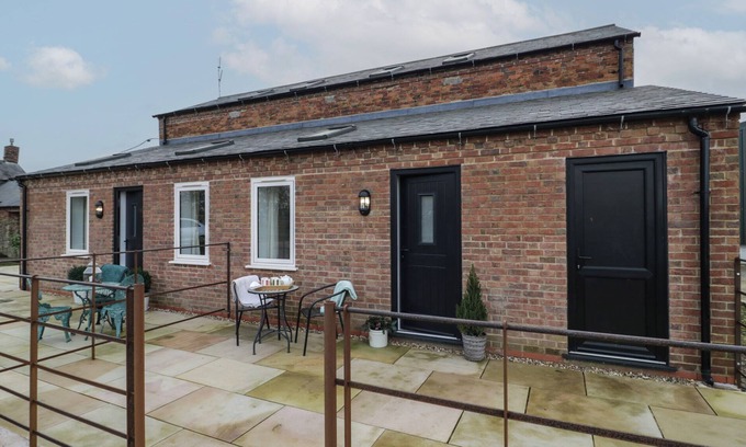 Hellidon Cottage | PLUM BARN, family friendly, with a garden in Catesby
