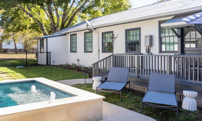 Round Top House | Plunge Pool + Fire Pit! One block from Henkel Square in Round Top | Kobza Haus+Cottage