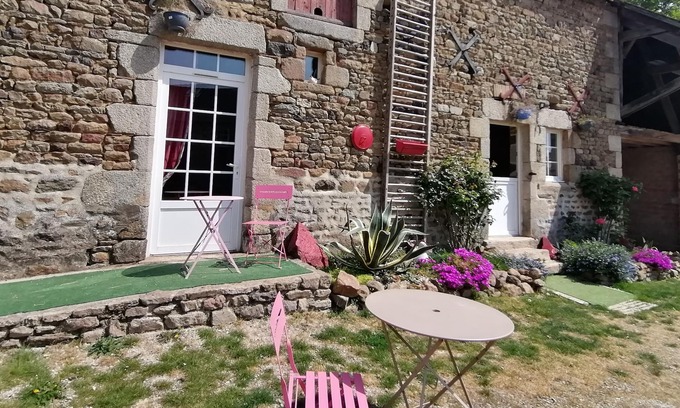 Saint-Ceneri-le-Gerei Other | Pmr cottage in the typical stone farmhouse in one of the most beautiful villages in France