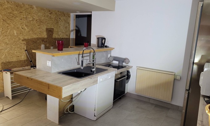 Charency-Vezin Apartment | PMR Pour Personnes a Mobilité Réduite et Normale Dans sa Totalité