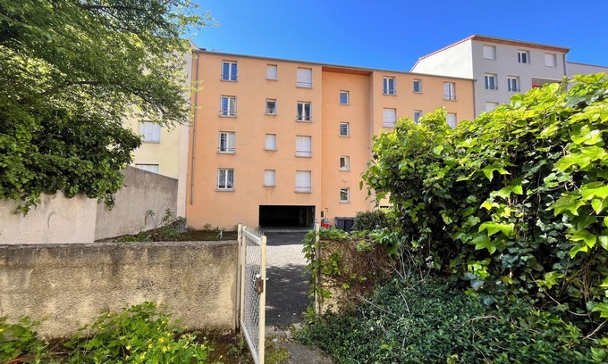 Sablon - Trudaine Apartment | PMR studio near the center