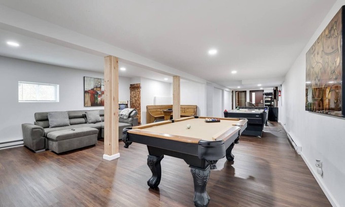 Cresco House | Pocono Mountains, Hidden-Gem, Hottub, GameRoom, Firepit, Min to all Attractions