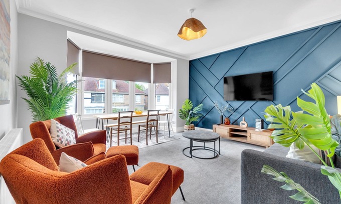 Worthing Apartment | Poets Apartment with Free Parking | By My Getaways