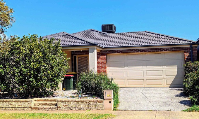 Point Cook House | Point Cook 5BR Family Home walk to shops and parks