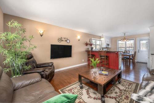Bancroft House | Point Of View I 55 SmartTV I Riverside I Sleeps 5