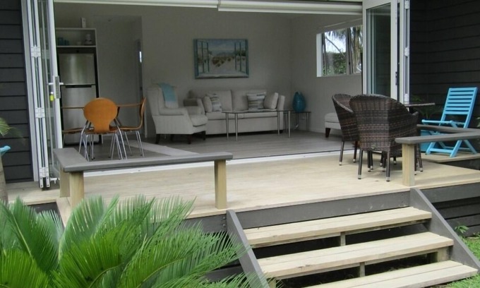 Point Wells Cottage | Point Wells palm trees