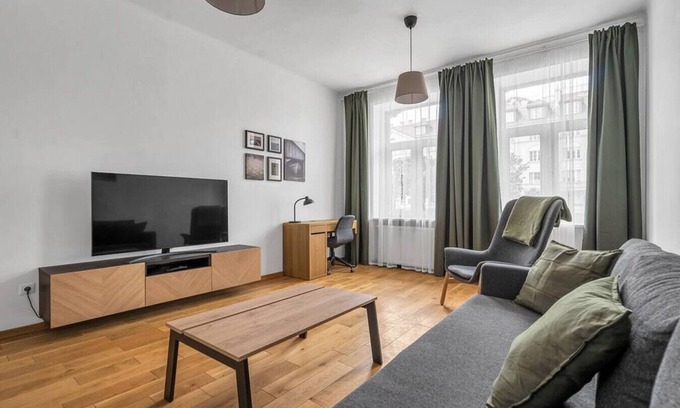Srodmiescie Południowe Apartment | Pole Mokotowskie - 60m2, Metro, Park, Shops Nearby by Rentujemy