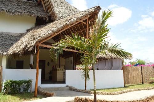 Gede Bed & Breakfast | Pole Pole Beach House