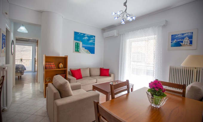 Gefira Mpania Apartment | Poly's charming home - City center & near the beach 2bedroom apartment