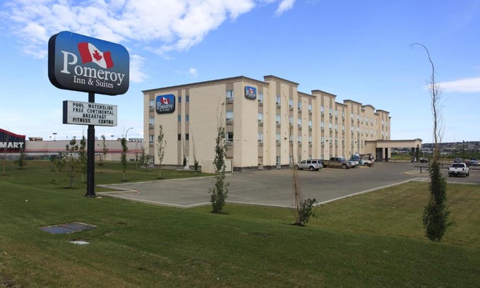 Dawson Creek Hotel | Pomeroy Inn and Suites Dawson Creek