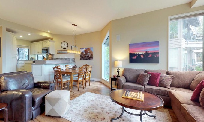 Century West House | Ponderosa Views
