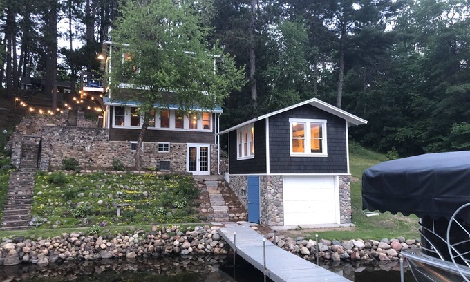 Pequot Lakes Cabin | PONTOON BOAT INCLUDED early May thru early October. Quaint cabin on Sibley Lake.