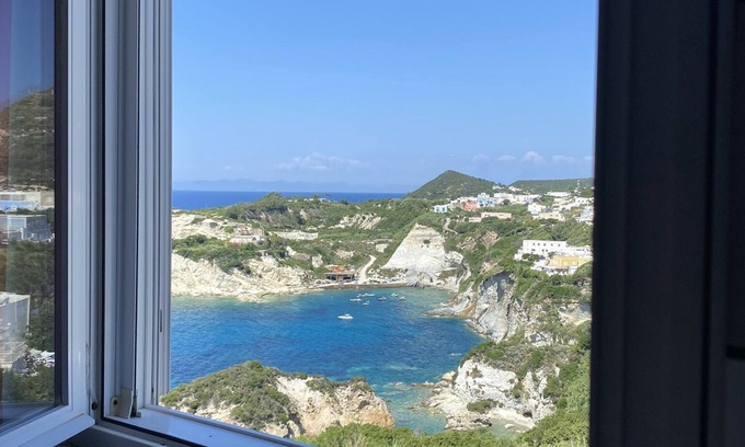 Le Forna Apartment | Ponzamania Blue Rose Apartment