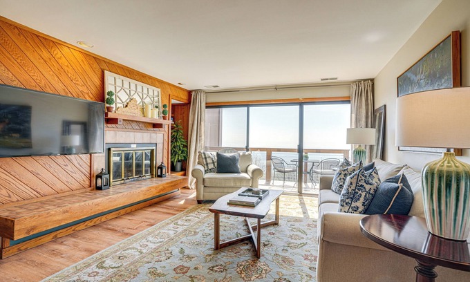 Nellysford Condo | Pool Access: Scenic Condo in Wintergreen Resort!