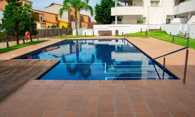 Roses Apartment | POOL AND WIFI IN ROSES COSTA BRAVA