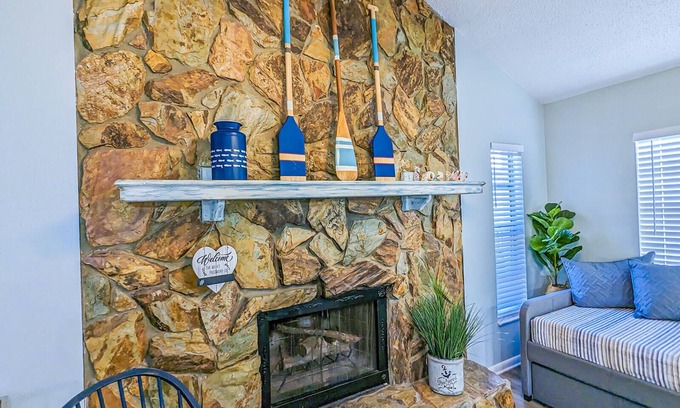 Hudson House | Pool House Oasis, 5 Mins to Beach, Near Weeki Wachee - Perfect Vacation Getaway!