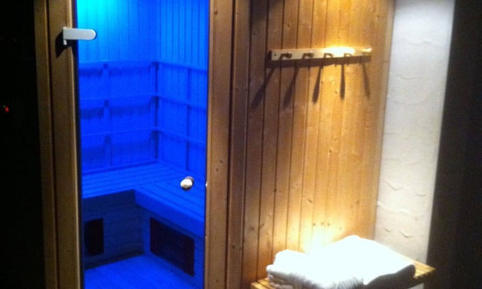 Bourgaltroff House | Pool. Sauna . 40C whirlpool.All for private use only
