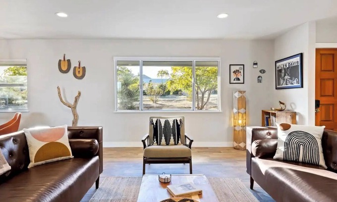 Joshua Tree House | Pool - Spa - Fire pit - Mins to JTNP - Villa Leona