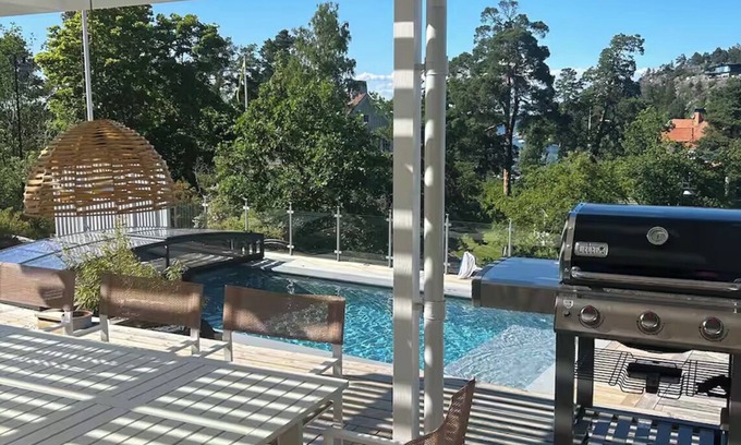 Saltsjobaden Villa | Pool villa in a stunning archipelago setting with magical sunsets in the summer