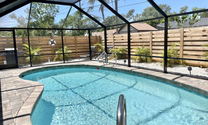 South Venice House | Poolside Retreat with heated pool-7 min to beach-2 King beds