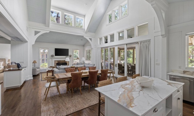 Palmetto Bluff House | Popular West Wilson Retreat - 2 Masters on the first floor