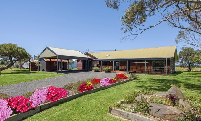 Port Albert House | Port Albert Waterview Retreat
