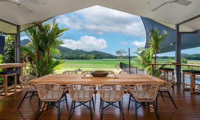Mowbray House | Port Douglas Valley Magic