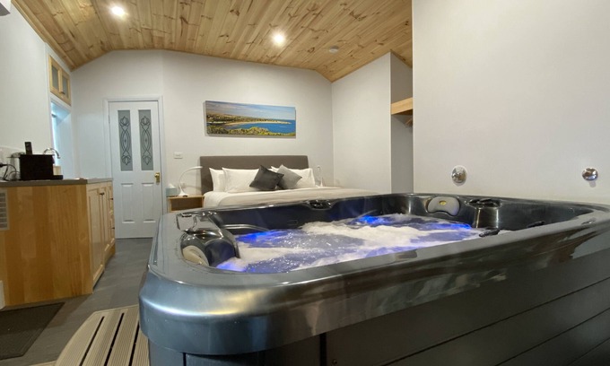 Port Elliot Apartment | Port Elliot Studio Spa Apartment