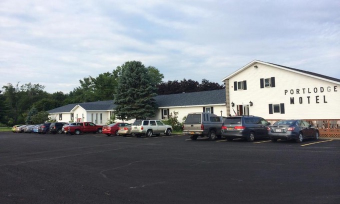 Port Ontario Hotel | Port Lodge Motel