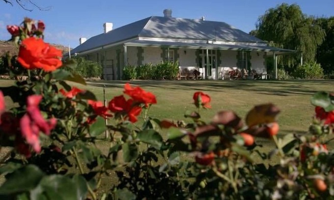 Skurray House | Portee a Murray River Outback Homestead. A picture of outback Australia