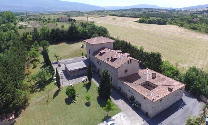 Villanueva la Lastra Hotel | Posada Torre Palacio La Taxuela