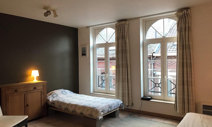 Gembloux Apartment | Posez vos Valises: Fonctionnel, Pratique et Lumineux