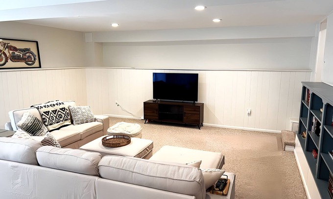 Travilah House | Potomac Zen With A Pool, 30 min to DC