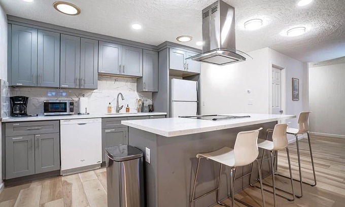 Poulsbo House | Poulsbo Scandinavian Retreat 2 blocks to DT