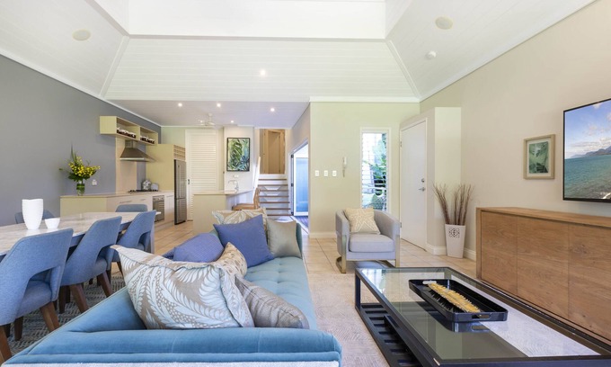 Port Douglas Villa | Prada - luxury 3 level villa in the heart of Port