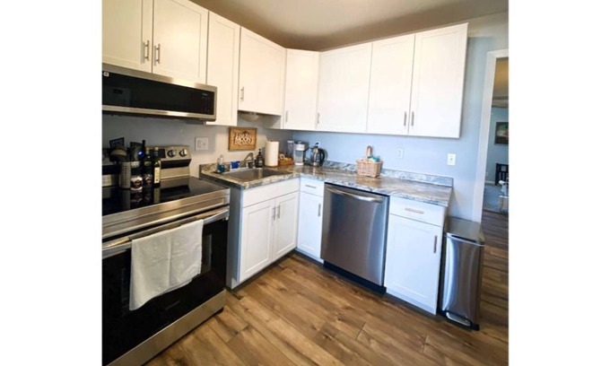 Topeka Condo | Prairie Condo - Comfortable and Convenient
