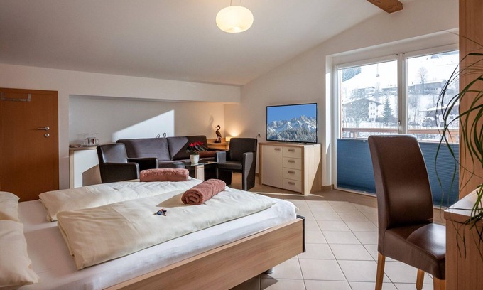 Scheffau am Wilden Kaiser Cottage | Premium-studioappartement Balkon, Küche, Couch ÜF - Haus Romeo - Alpine Gay Resort