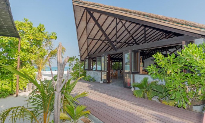 Gulhi House | Premier Beach
