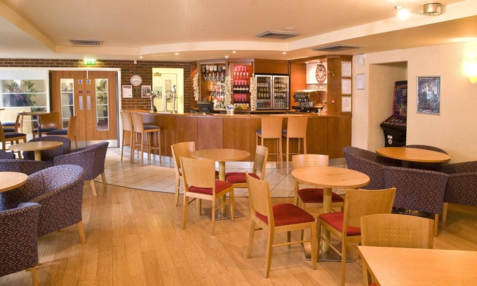Borehamwood Hotel | Premier Inn London Elstree/Borehamwood